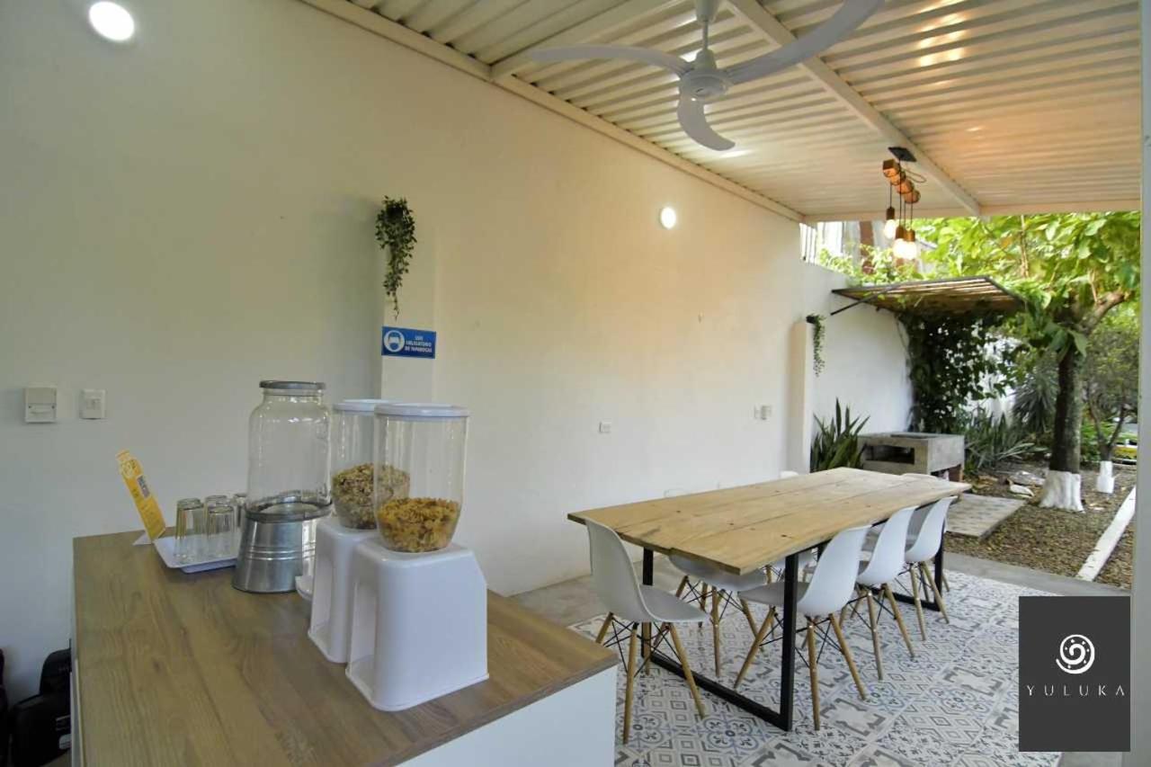 אפולו Yuluka Hostel מראה חיצוני תמונה