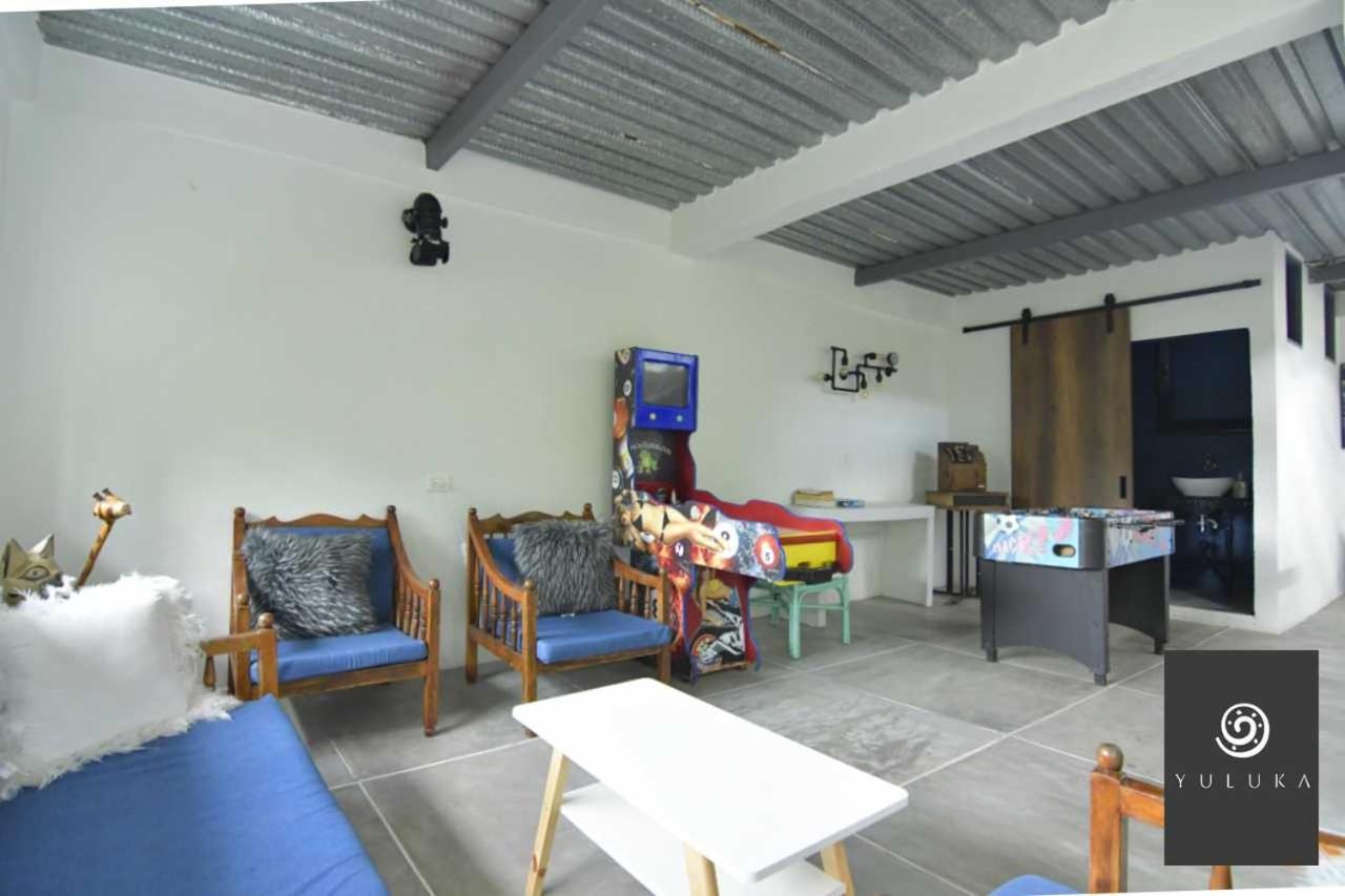 אפולו Yuluka Hostel מראה חיצוני תמונה