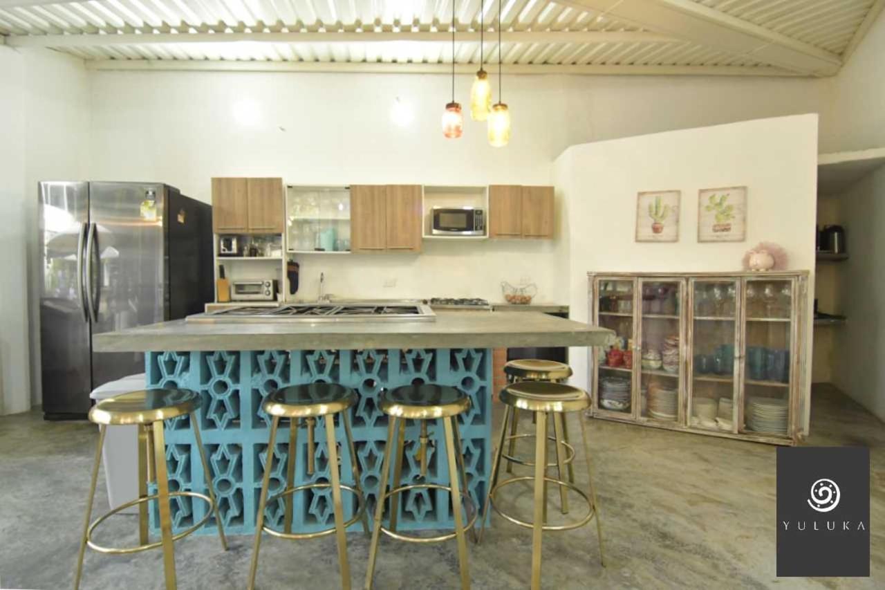 אפולו Yuluka Hostel מראה חיצוני תמונה